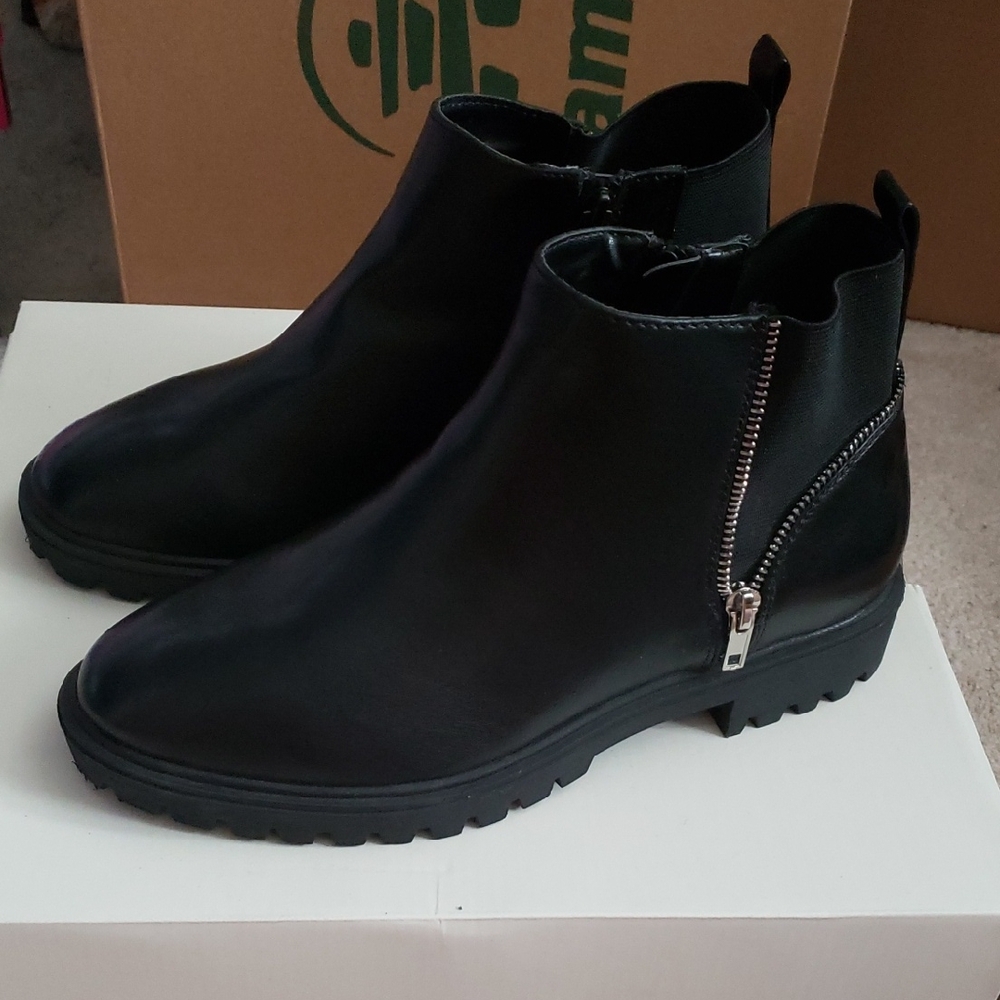 Cloudwalkers Black Ankle Booties with Side Zipper
